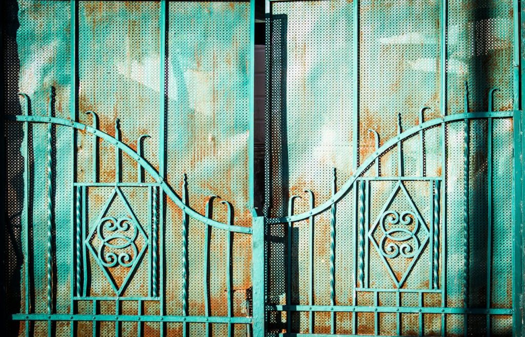 Rust on Metal Gates